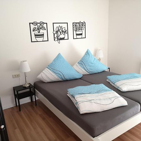 Familienfreundliche Ferienwohnung Mit Wohlfuehlbalkon Und Kostenlosem Parkplatz Nahe Messe Und Bodensee Meckenbeuren Exteriör bild
