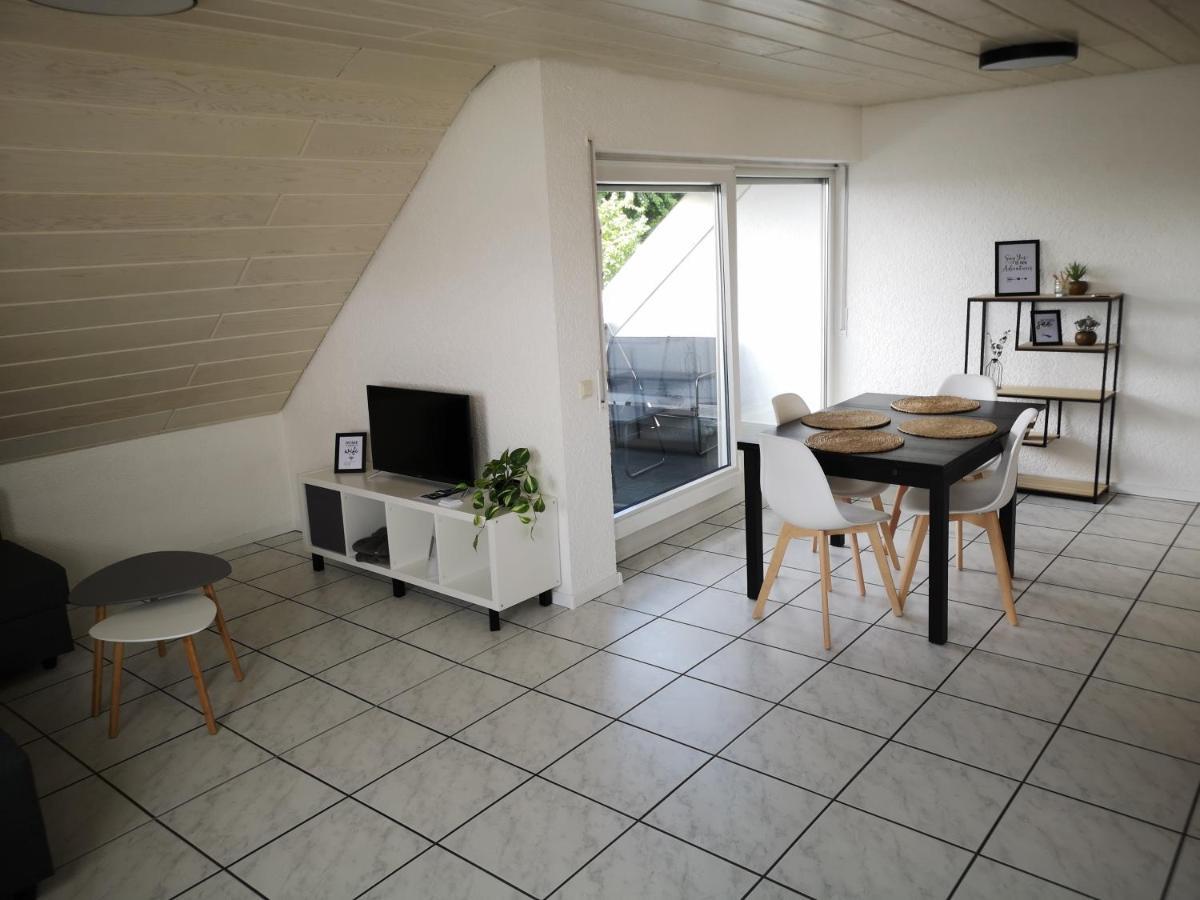 Familienfreundliche Ferienwohnung Mit Wohlfuehlbalkon Und Kostenlosem Parkplatz Nahe Messe Und Bodensee Meckenbeuren Exteriör bild