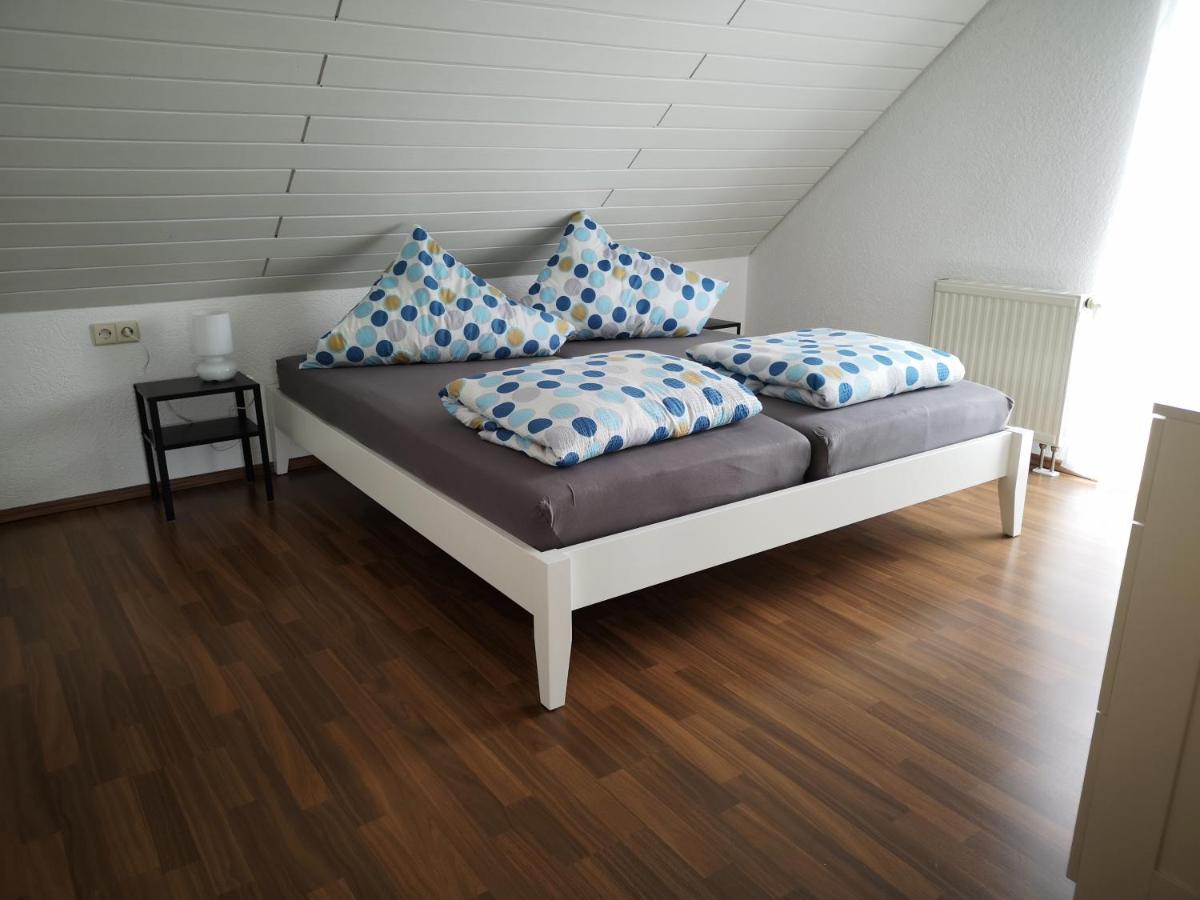 Familienfreundliche Ferienwohnung Mit Wohlfuehlbalkon Und Kostenlosem Parkplatz Nahe Messe Und Bodensee Meckenbeuren Exteriör bild