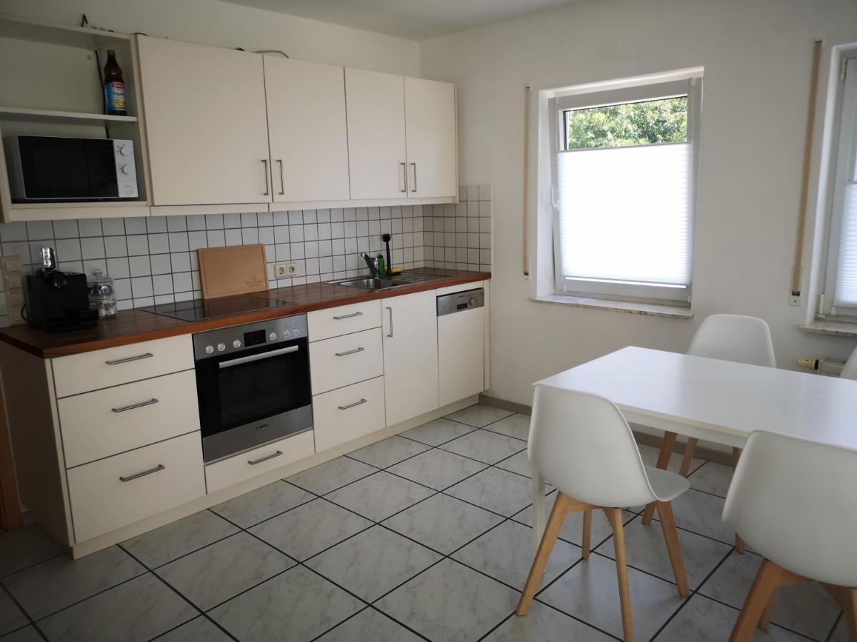 Familienfreundliche Ferienwohnung Mit Wohlfuehlbalkon Und Kostenlosem Parkplatz Nahe Messe Und Bodensee Meckenbeuren Exteriör bild